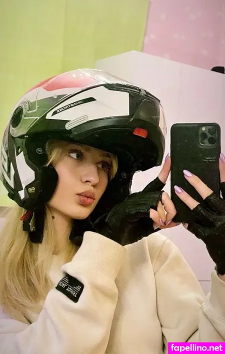 Tinyleyla OnlyFans Thumbnail #IAp8liVVjt