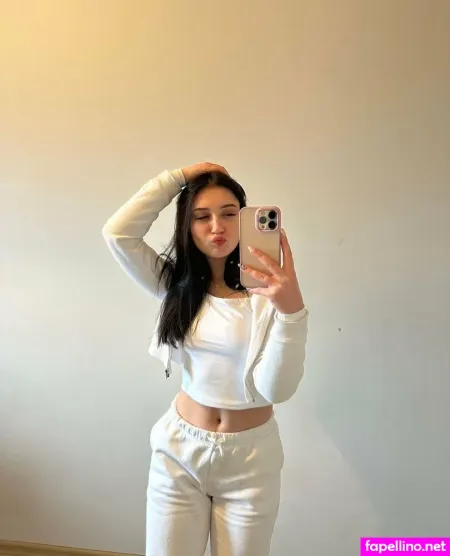 Tinylia OnlyFans Thumbnail #4pG5EKtmFm