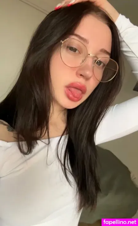 Tinylia OnlyFans Thumbnail #6N2PqsamKC