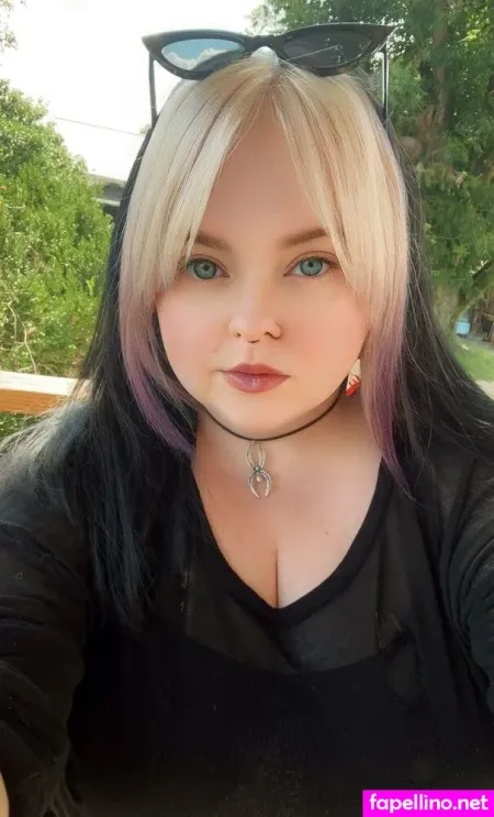 Tinymortician89 OnlyFans Thumbnail #TwzEnsHAW2