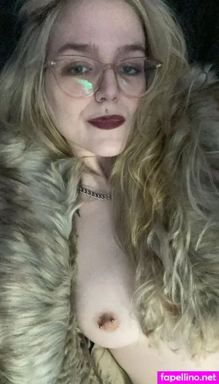 Tinyneondemon OnlyFans Thumbnail #0D3lhAQEBK