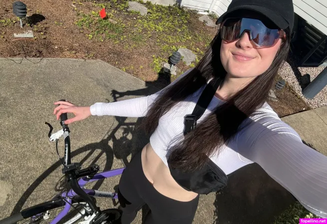 Tinypalemarshmallow OnlyFans Thumbnail #0zUttZC3R0