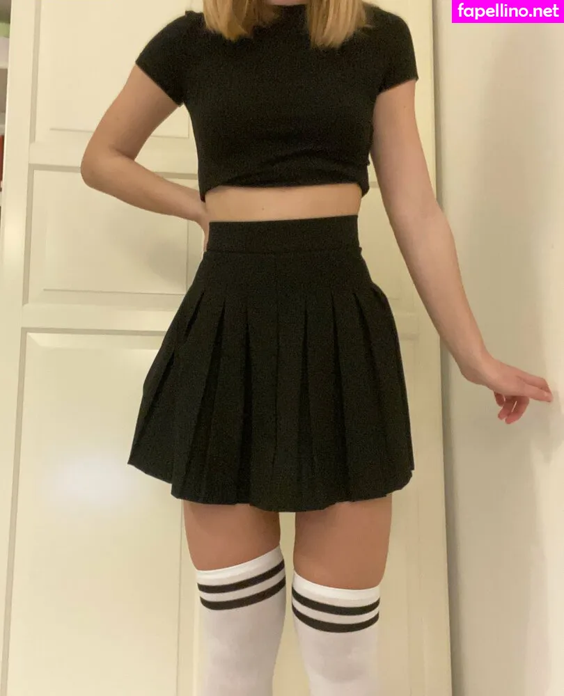 tin.yemmareels, tinywaistemma Nude Leaked OnlyFans Photo #EpXNYpg9r8