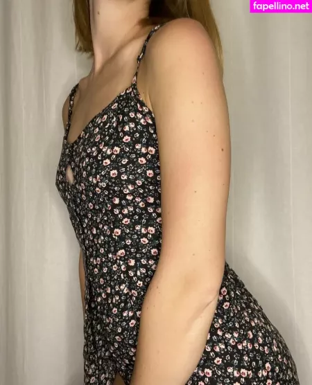 Tinywaistemma OnlyFans Thumbnail #etK8vauhOY