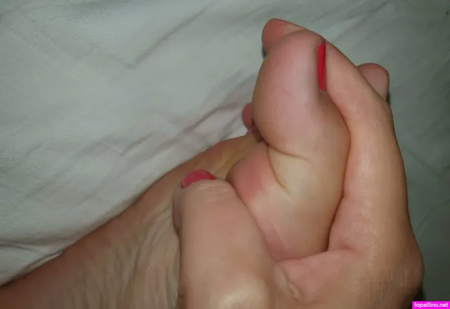 Tippystastytoes OnlyFans Thumbnail #NdCe8ANvc4