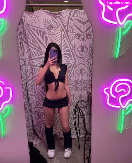 Titknee OnlyFans Thumbnail #bKxE5OXzf5