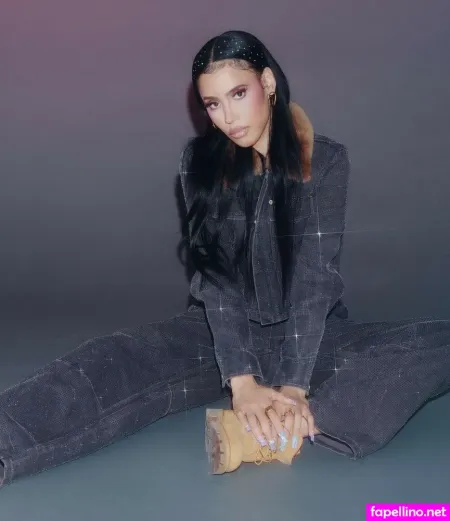 Tiva Fox Main Profile Photo