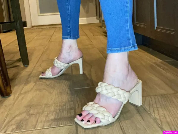 Toesbyshayla OnlyFans Thumbnail #w3oFBaEhb0