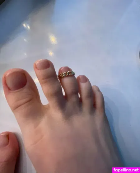 Toesonglitter OnlyFans Thumbnail #SZ5dhu2Cub