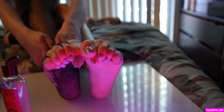 Toetallydevine OnlyFans Thumbnail #F4EOPDDPme