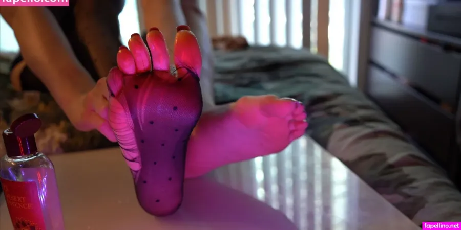 Toetallydevine OnlyFans Thumbnail #Lw5O0eXqVb