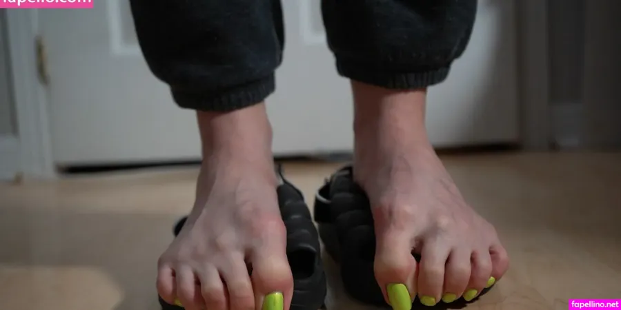 Toetallydevine OnlyFans Thumbnail #M12pVbAnwi