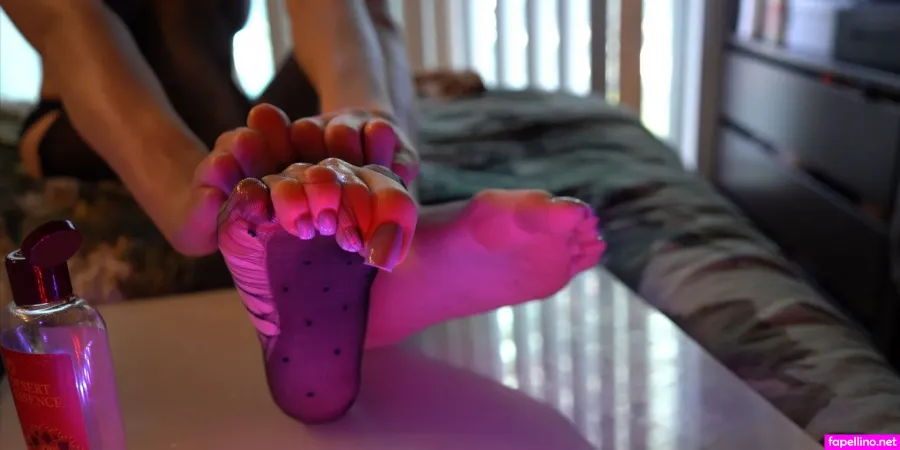 Toetallydevine OnlyFans Thumbnail #krRjIKRjQz