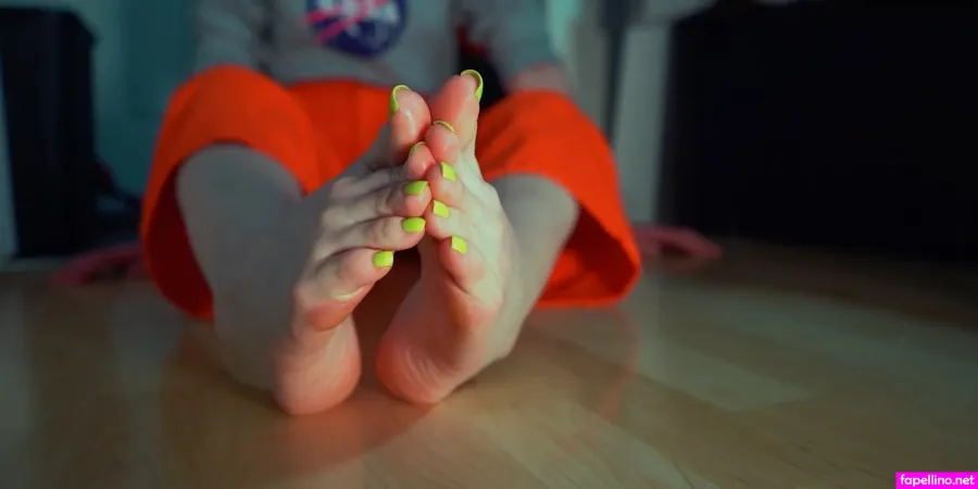 Toetallydevine OnlyFans Thumbnail #lqD5swlyoE