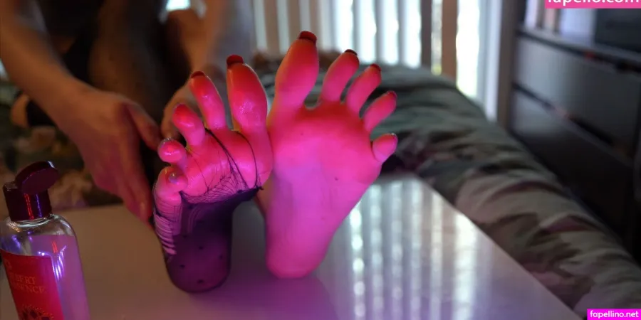 Toetallydevine OnlyFans Thumbnail #rWKjRbcUiD