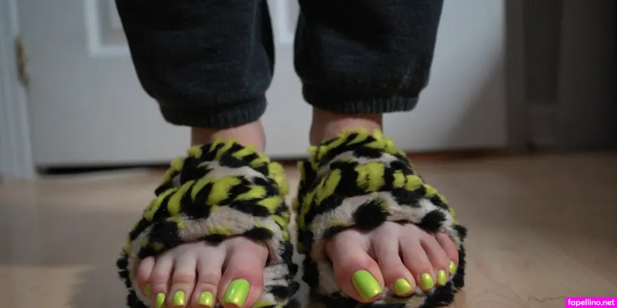 Toetallydevine OnlyFans Thumbnail #sspm72wMba