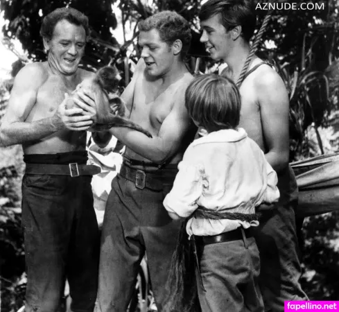 Tom Kirk OnlyFans Thumbnail #amnzlls5FC