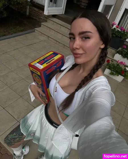 Toma Zhdanova OnlyFans Thumbnail #MZdg71Cfre