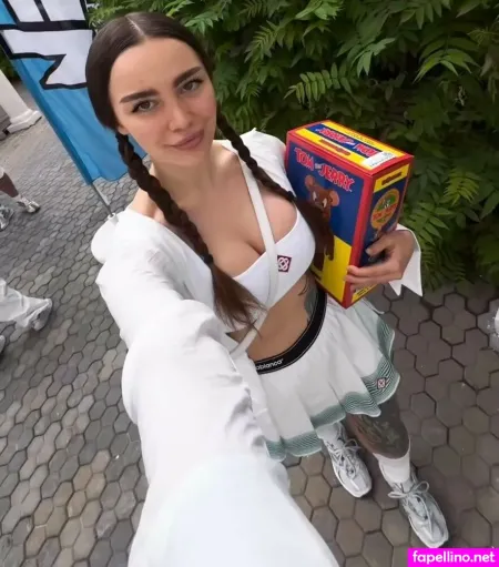 Toma Zhdanova OnlyFans Thumbnail #OYOWvr5boC