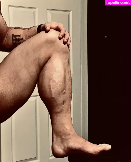 Tommy Calves OnlyFans Thumbnail #08OsSawUrt
