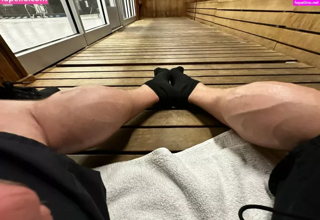 Tommy Calves OnlyFans Thumbnail #opv4GN4isA