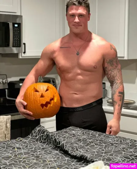 Tomtheb0mb OnlyFans Thumbnail #E1IBBm4fmY