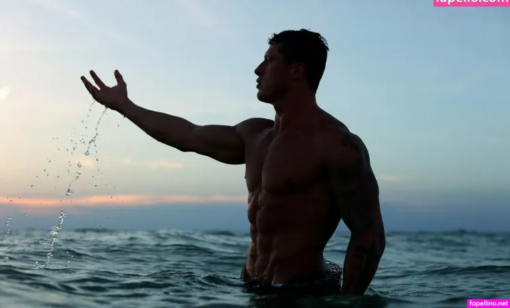 Tomtheb0mb OnlyFans Thumbnail #FOmzBsxlW2