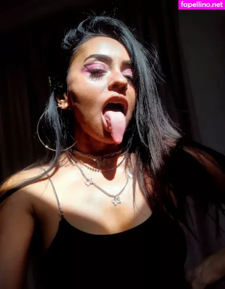 Tongue Queen OnlyFans Thumbnail #bcKrG8aBnU