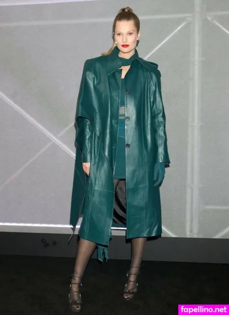 Toni Garrn OnlyFans Thumbnail #PbgHNCwkUy