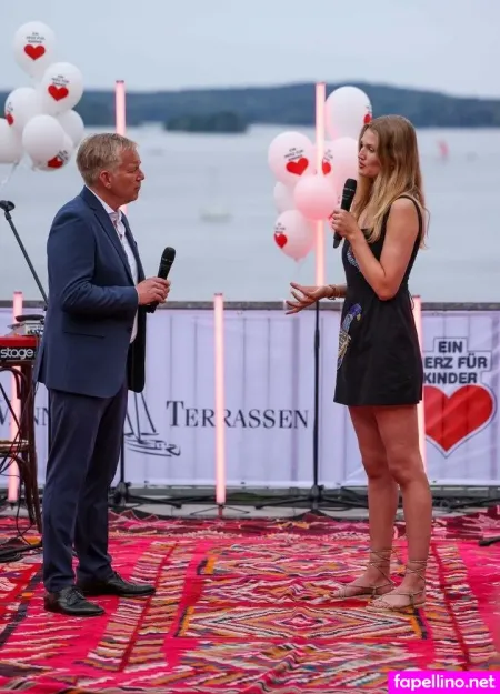 Toni Garrn Main Profile Photo