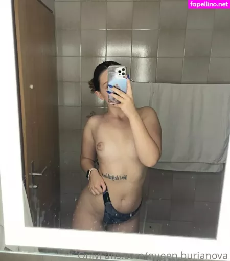 Top Queen OnlyFans Thumbnail #HsnzbpRimS