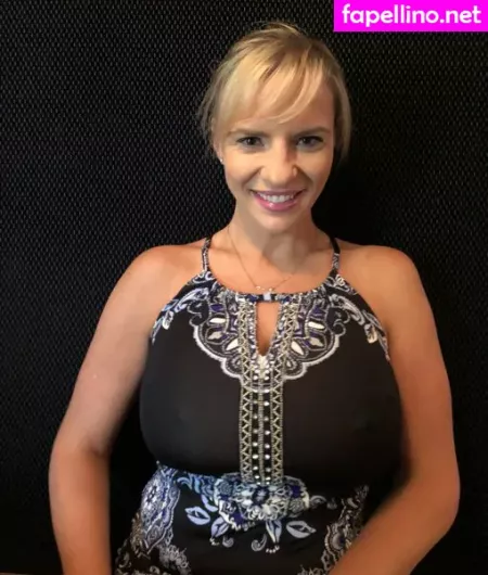 Tori Hendricz OnlyFans Thumbnail #4gaAcIWTrZ