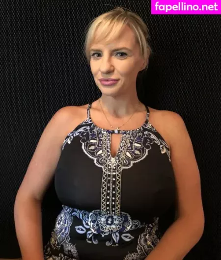 Tori Hendricz OnlyFans Thumbnail #DiJiHGJ5Mh