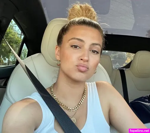 Tori Kelly OnlyFans Thumbnail #LaM4uZRXgs