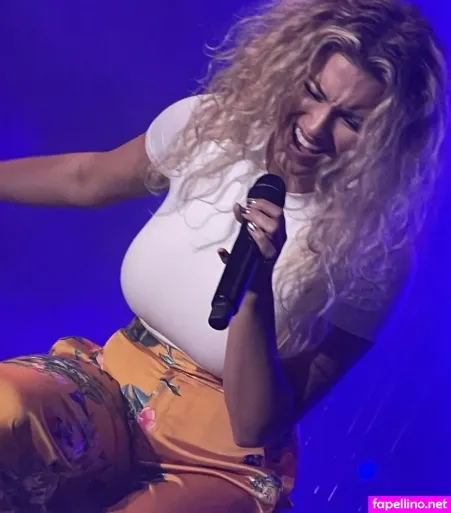 Tori Kelly OnlyFans Thumbnail #V3LipJEAFE