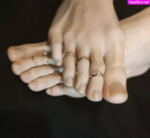 Torislegs OnlyFans Thumbnail #yB81RXKgn1