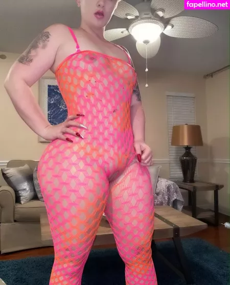 Toveyah 1 OnlyFans Thumbnail #gCE4QTMI4V