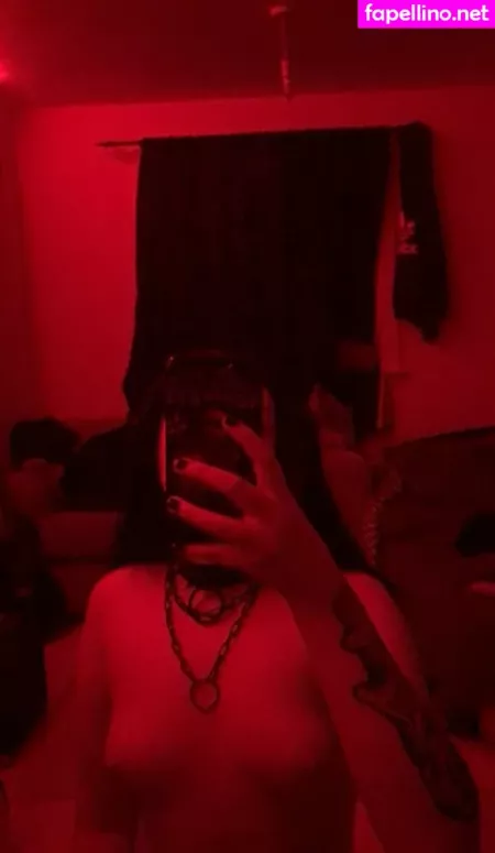 Toxicgothh OnlyFans Thumbnail #2w25h2edg1