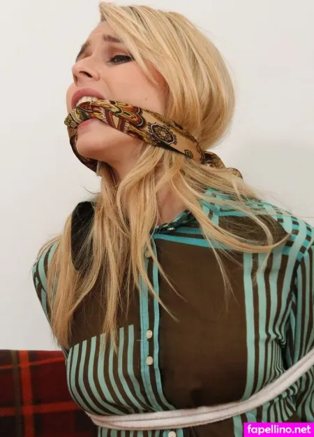 Toychloe 1 OnlyFans Thumbnail #7sw9h380S2