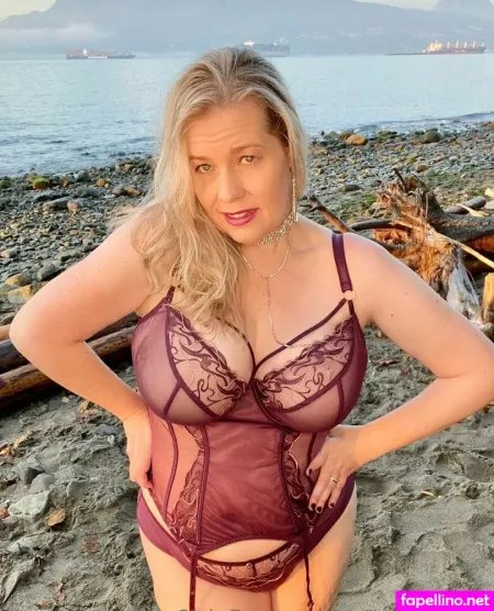Traci Love79 OnlyFans Thumbnail #KG7ZJdo9az