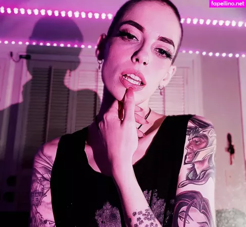 Tragic Rhiannon OnlyFans Thumbnail #4xDBYUrlIh