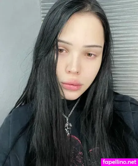 Trans Girl Kate Main Profile Photo