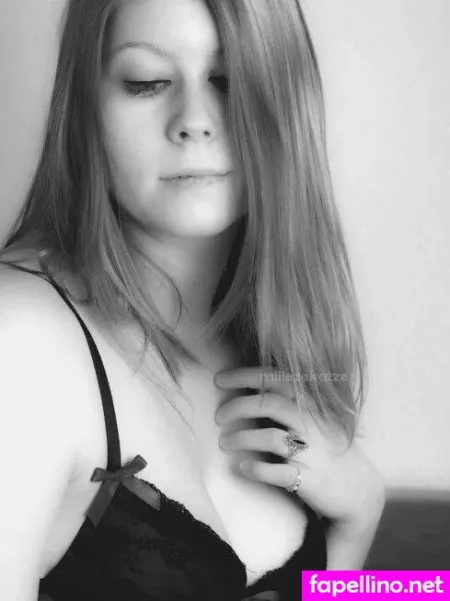 Traumflauschmuschi OnlyFans Thumbnail #7OyqY0ds7F