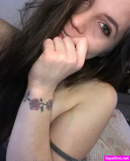 Treta Ghunberg OnlyFans Thumbnail #ZFfvIJlpNi