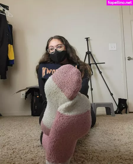 Trins Feetfree OnlyFans Thumbnail #napS7i9B3t