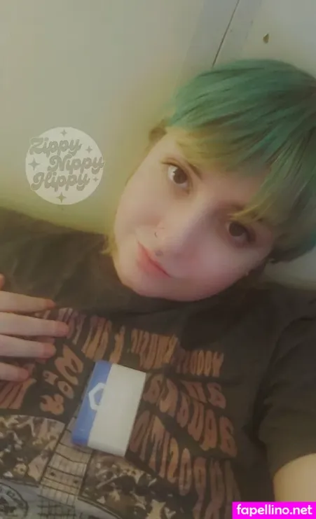 Trippyhippypoppyfree OnlyFans Thumbnail #p3qJSiylWU