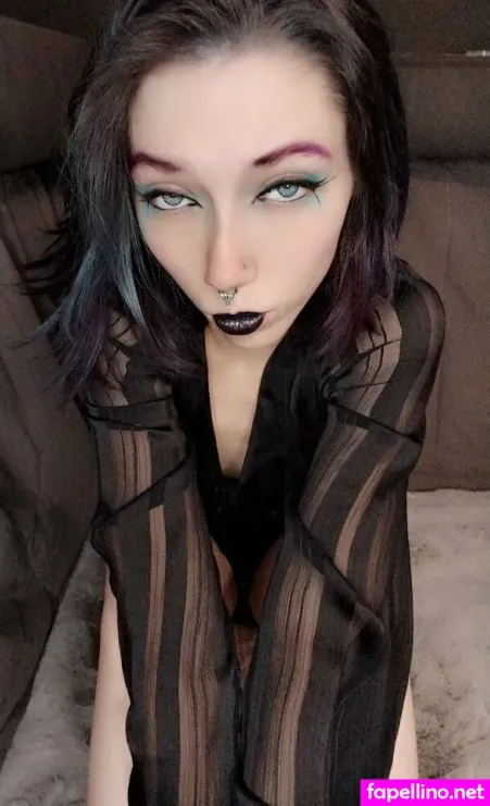 Trippylilllhippie OnlyFans Thumbnail #s8kONW4N0C