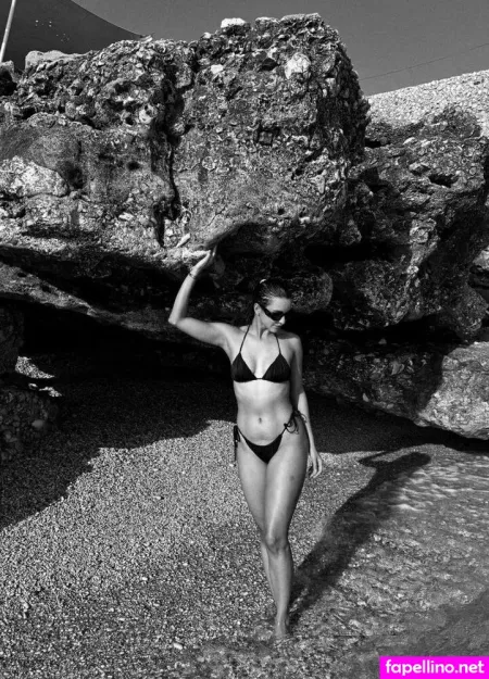 Triptii Dimri OnlyFans Thumbnail #k5f0V0Yai2