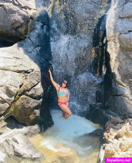 Tropical Island Girl 4 U OnlyFans Thumbnail #943xtKti42