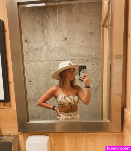 Tropicalrosie OnlyFans Thumbnail #7Nr0yDD64C